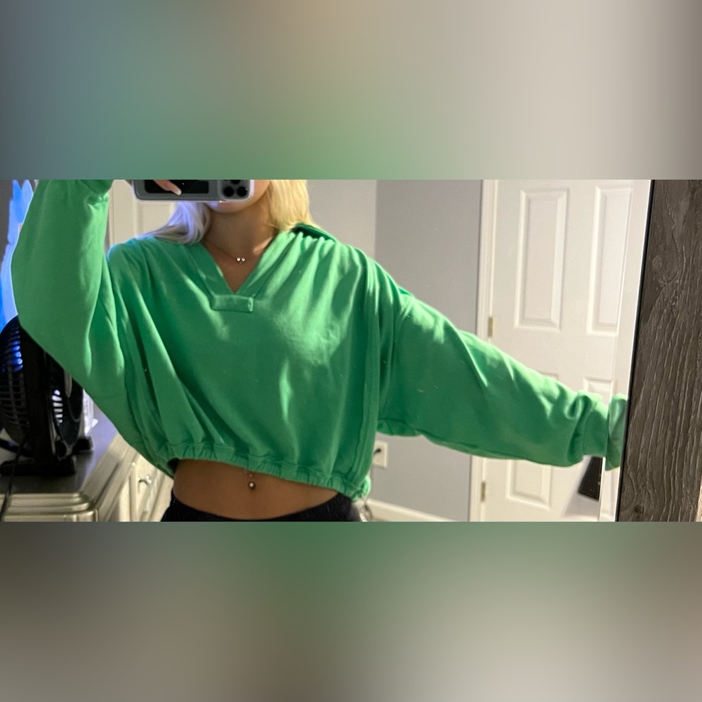 Cropped Pullover - image 1